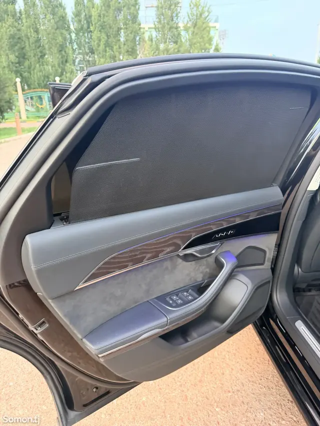 Audi A8 2022 · 3.0 AT