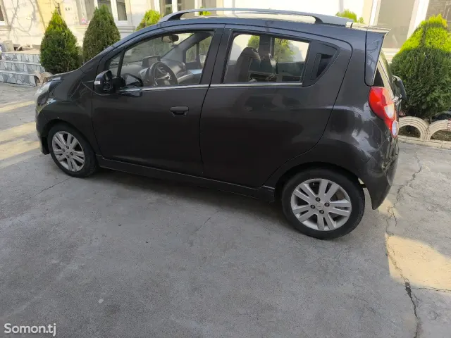 Chevrolet Spark 2015 · 1.3 AT