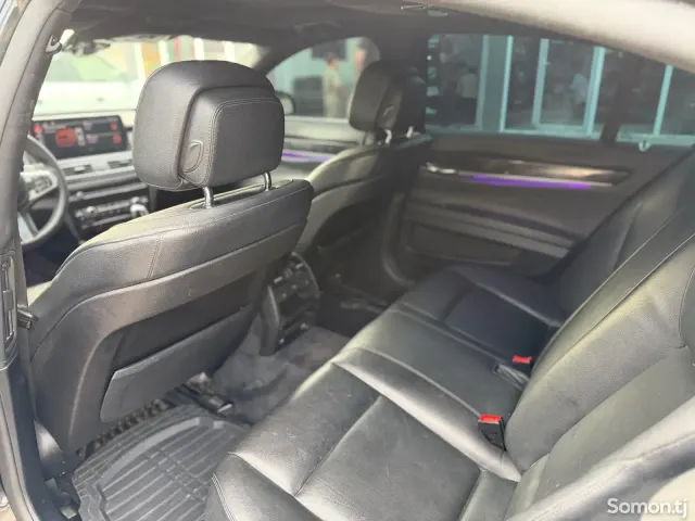BMW 7 series 2011 · 3.0 AT
