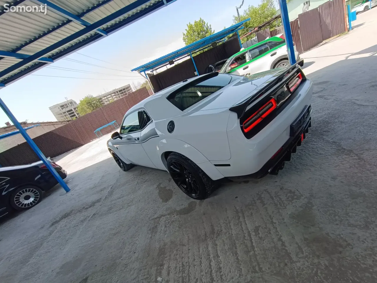 Dodge Challenger 2015 · 3.6 AT