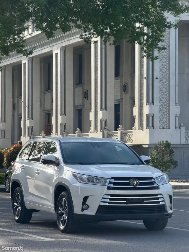 Toyota Highlander 2018 · 3.5 AT