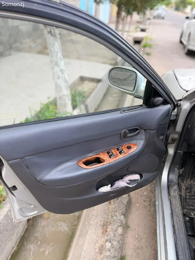 Daewoo Nubira 2000 · MT