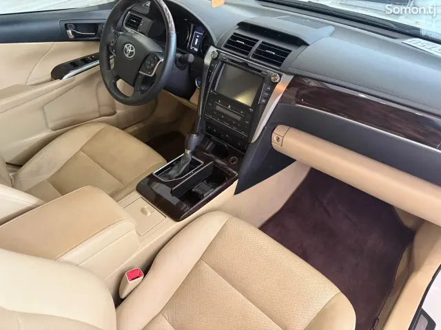 Toyota Camry 2016 · 2.5 AT