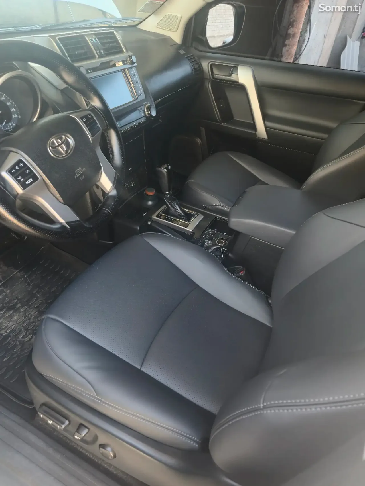 Toyota Land Cruiser Prado 2015 · 3.0 AT