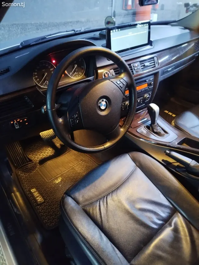 BMW 3 series 2010 · 2.0 AT