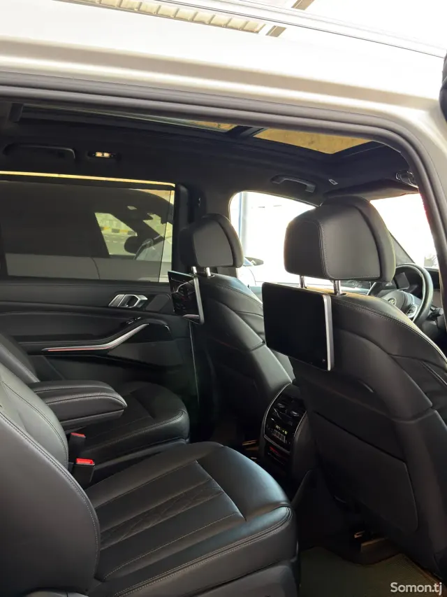 BMW X7 2021 · 3.0 AT