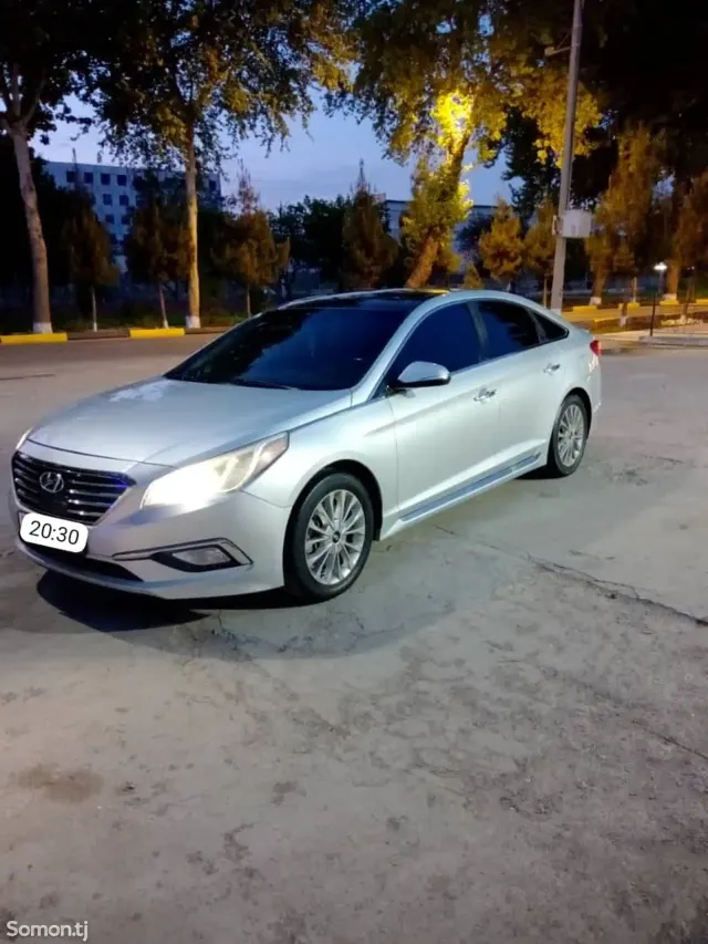 Hyundai Sonata 2015 · 2.4 AT