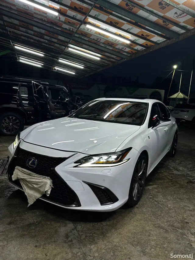 Lexus ES series 2019 · 3.0 AT