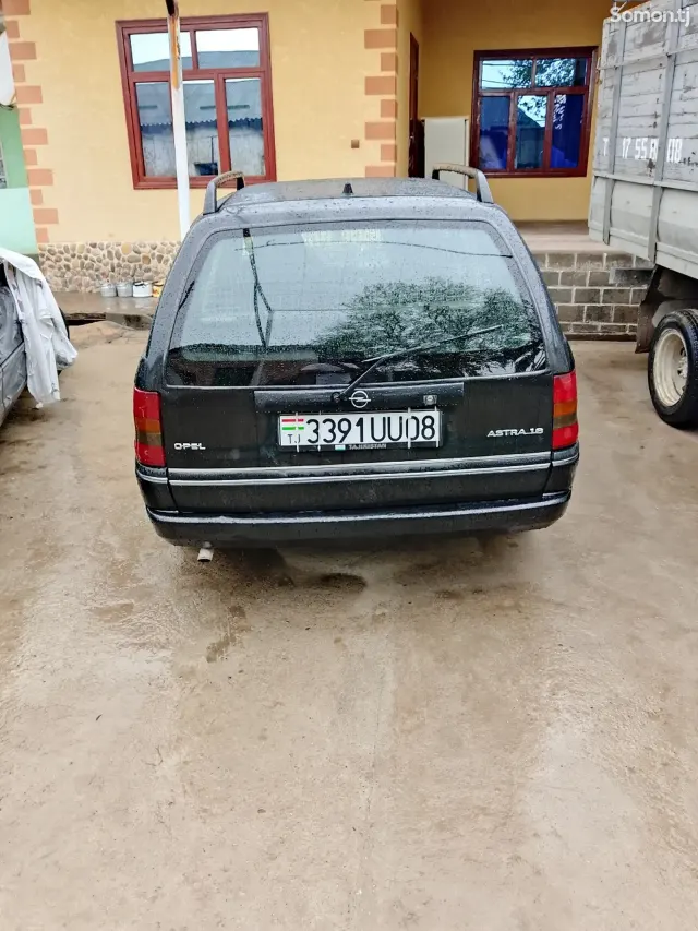 Opel Astra F 1996 · 1.6 MT