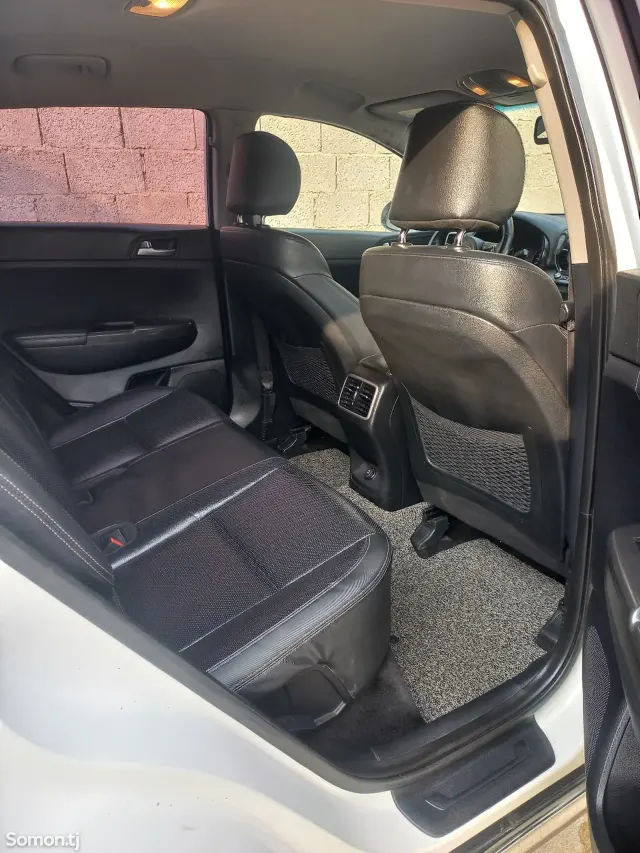 Kia Sportage 2015 · 1.7 AT