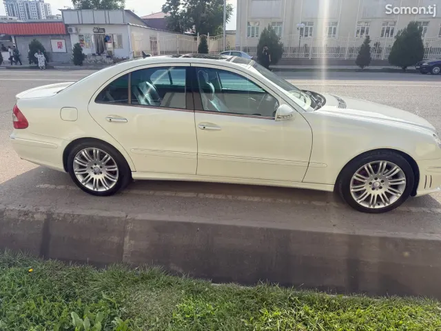 Mercedes-Benz E class 2008 · 3.5 AT