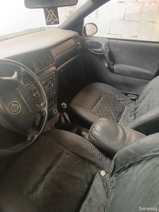 Opel Vectra B 1998 · 1.6 MT