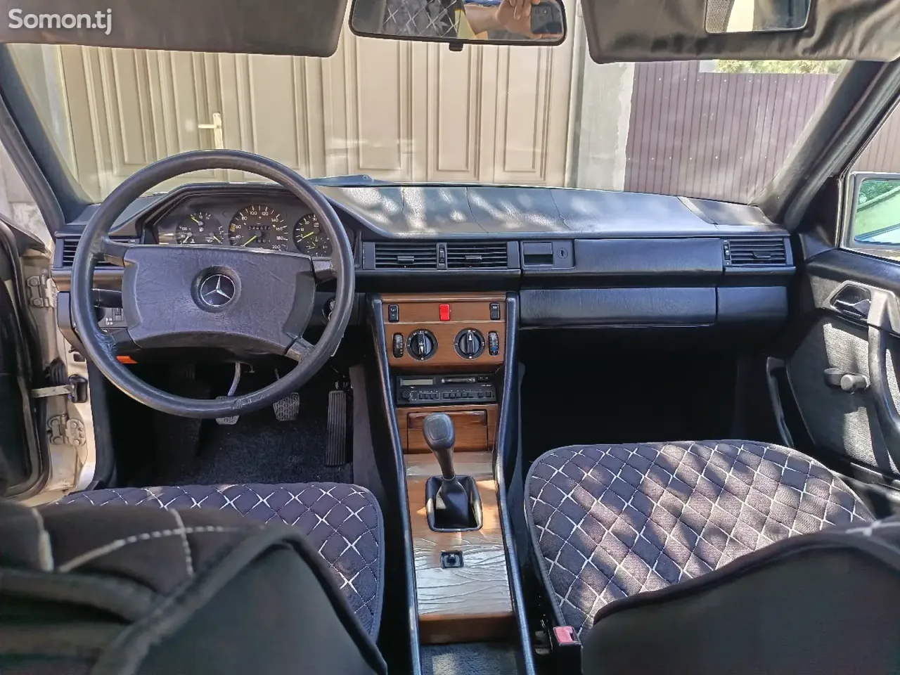 Mercedes-Benz W124 1987 · 2.5 MT