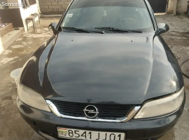 Opel Vectra B 1996 · 1.6 MT