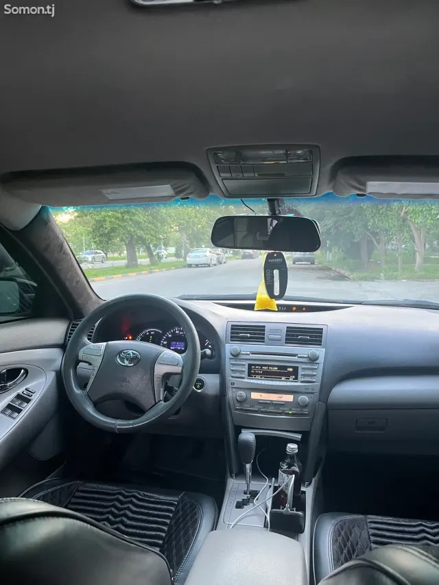 Toyota Camry 2011 · 2.5 AT