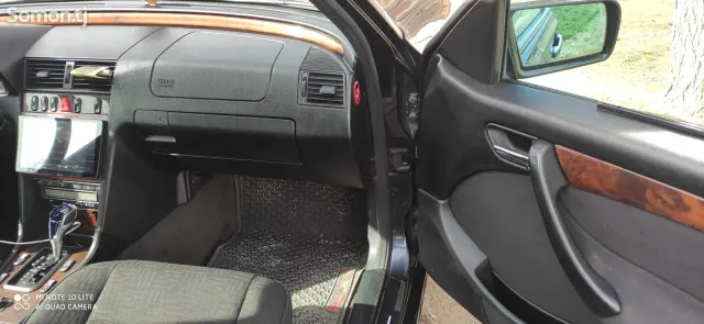 Mercedes-Benz C class 1999 · 2.4 AT