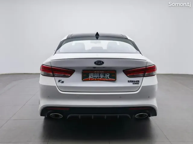 Kia K5 2016 · 1.6 AT