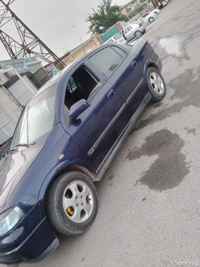 Opel Astra G 1998 · 1.6 MT
