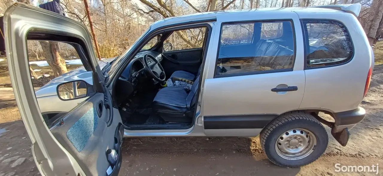 Chevrolet Niva 2007 · 1.7 MT