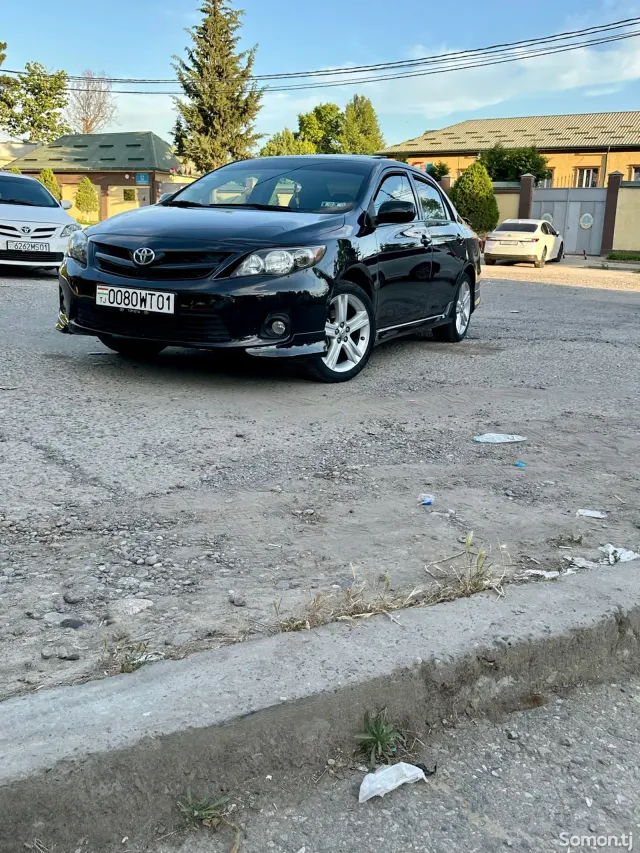 Toyota Corolla 2013 · 1.8 AT