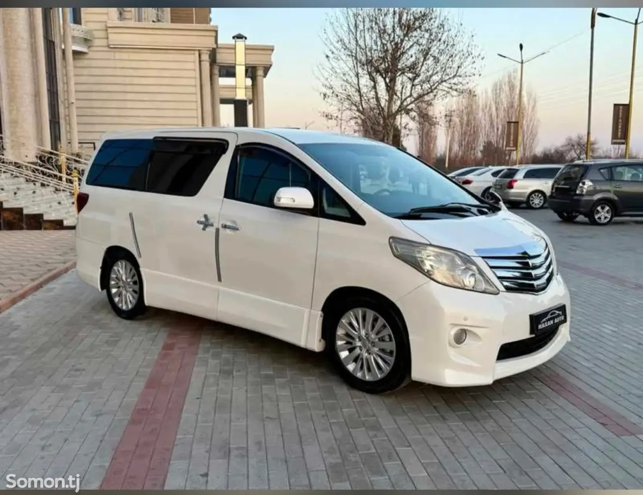 Toyota Alphard 2014 · 3.5 AT