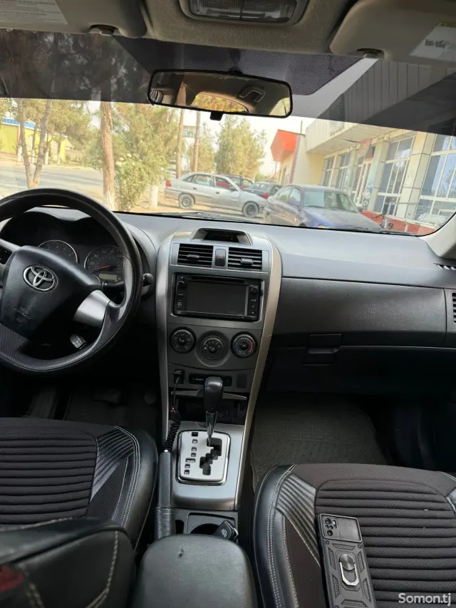 Toyota Corolla 2013 · 1.8 AT