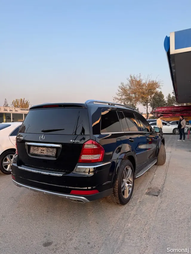 Mercedes-Benz GL class 2012 · 5.0 AT