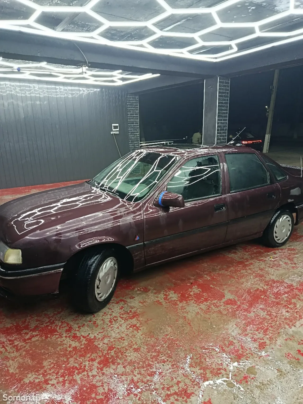 Opel Vectra A 1993 · 1.6 MT