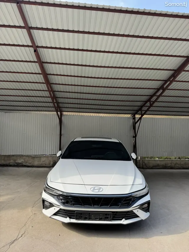 Hyundai Elantra 2023 · 1.6 AT