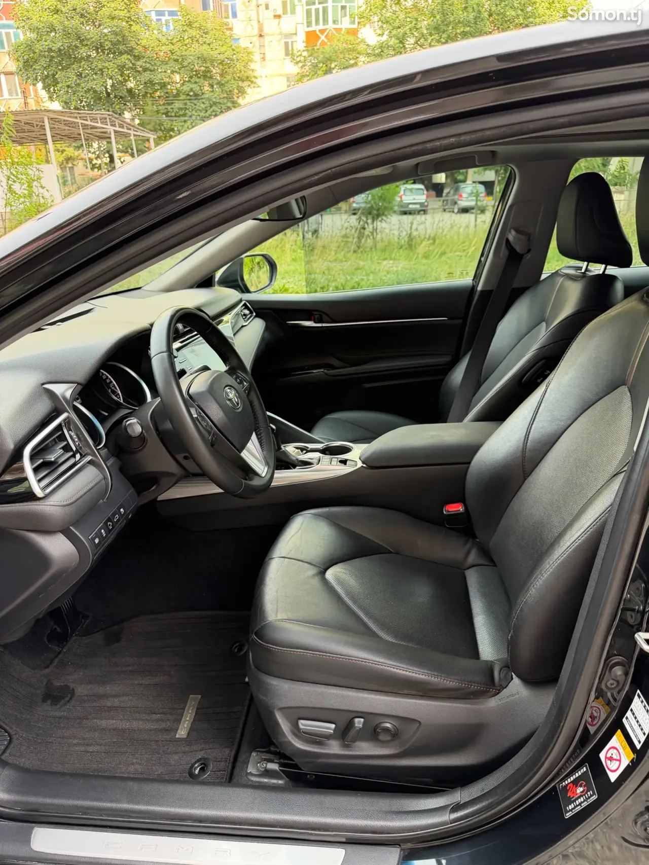 Toyota Camry 2018 · 2.5 AT