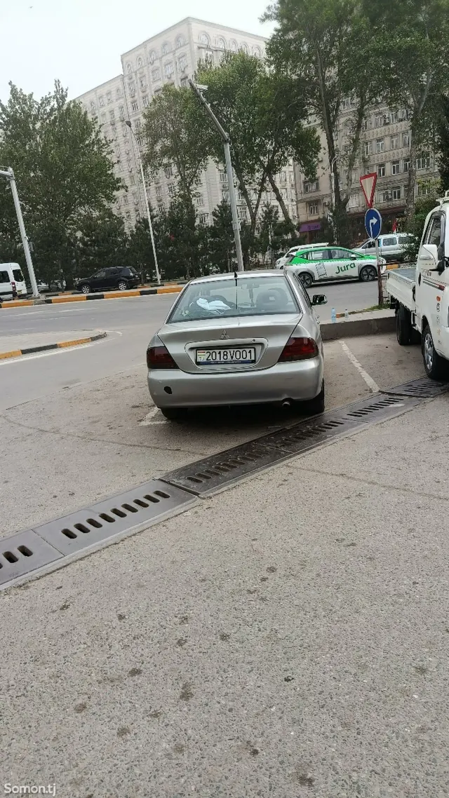 Mitsubishi Lancer 2005 · 1.6 AT