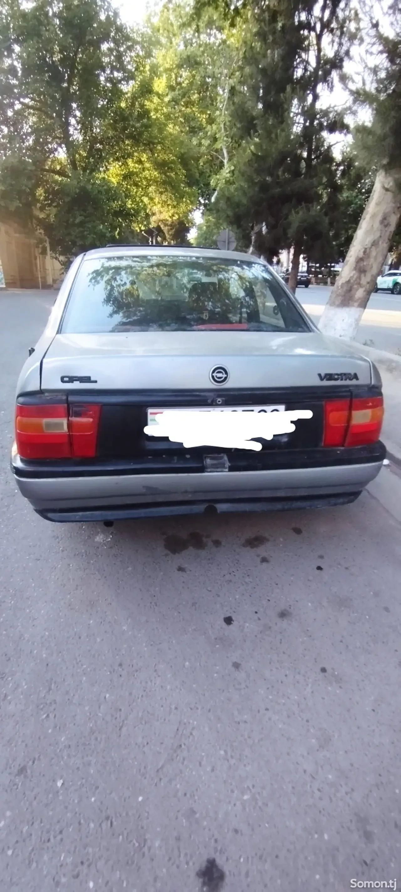 Opel Vectra A 1991 · 1.6 MT