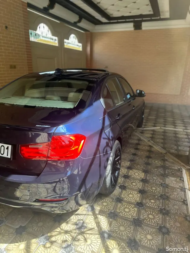 BMW 3 series 2015 · 2.0 AT