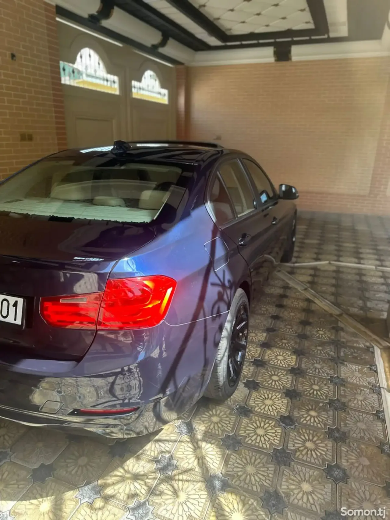 BMW 3 series 2015 · 2.0 AT