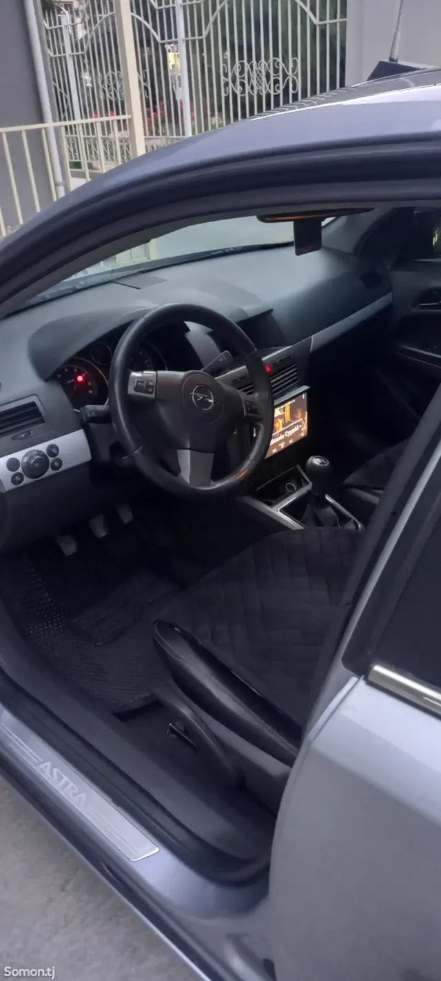 Opel Astra H 2008 · 1.6 MT