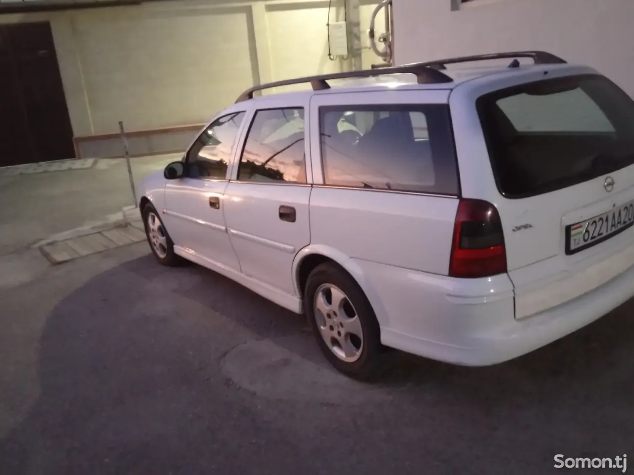 Opel Vectra B 2000 · 1.6 AT