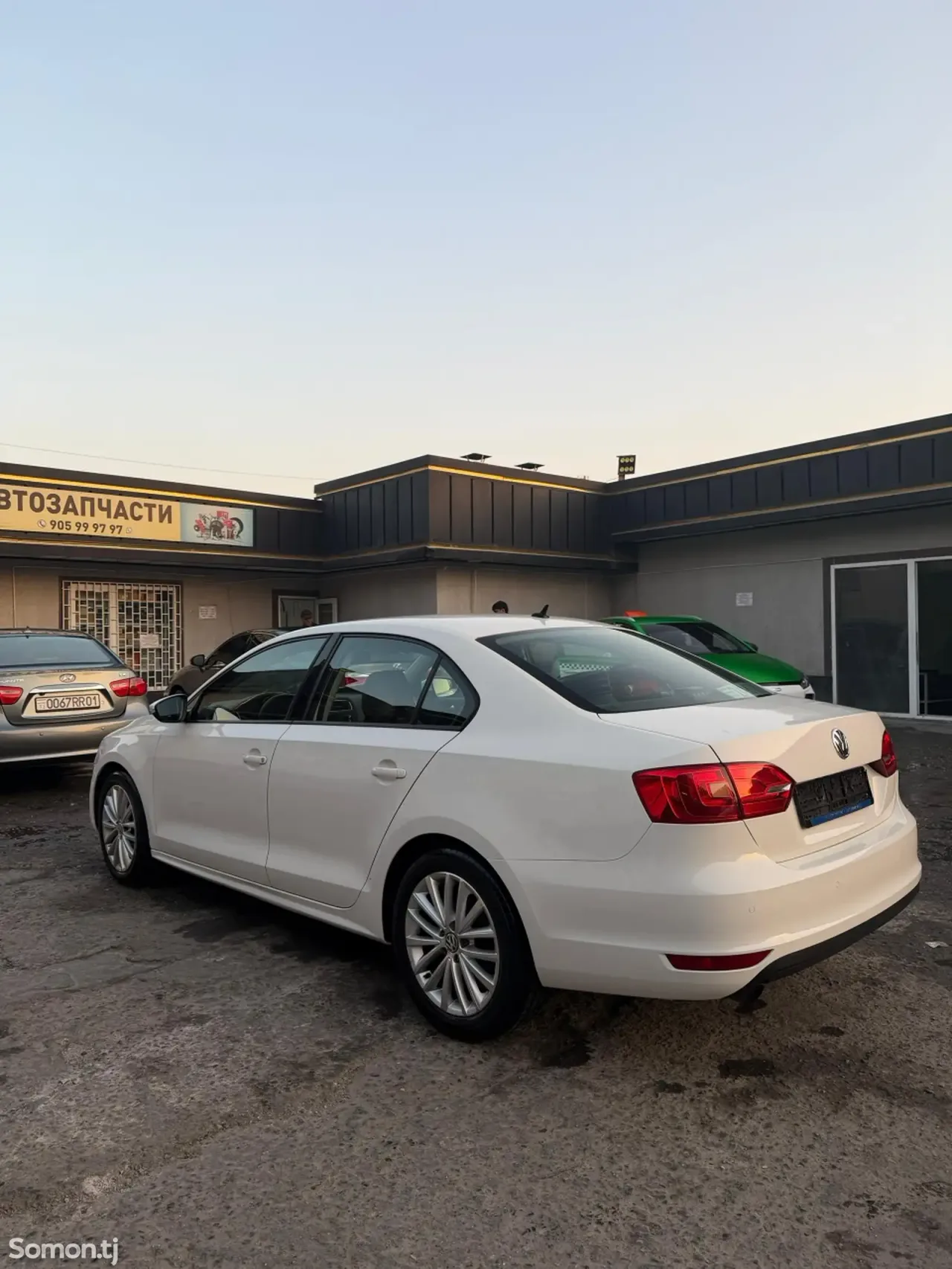 Volkswagen Jetta 2011 · 2.0 AT