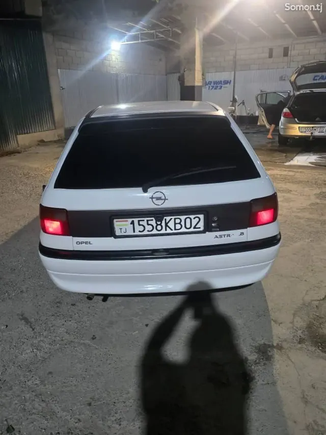 Opel Astra F 1997 · 1.6 MT