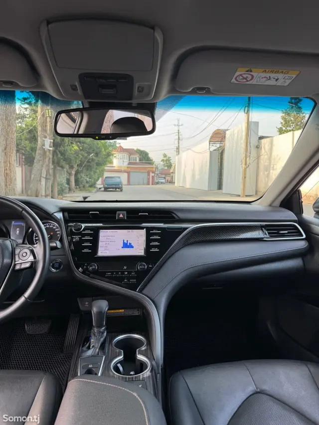 Toyota Camry 2019 · 2.5 AT