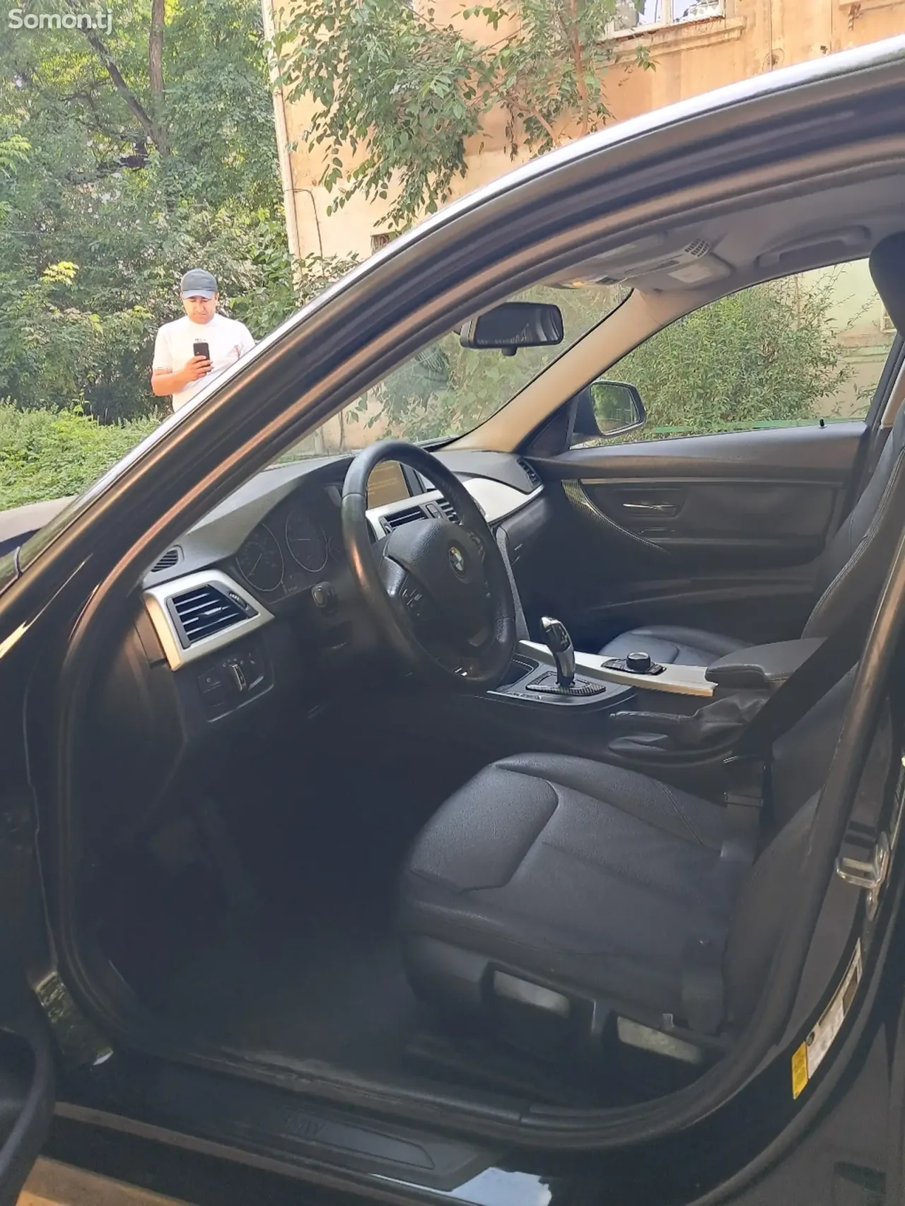 BMW 3 series 2015 · 2.0 AT
