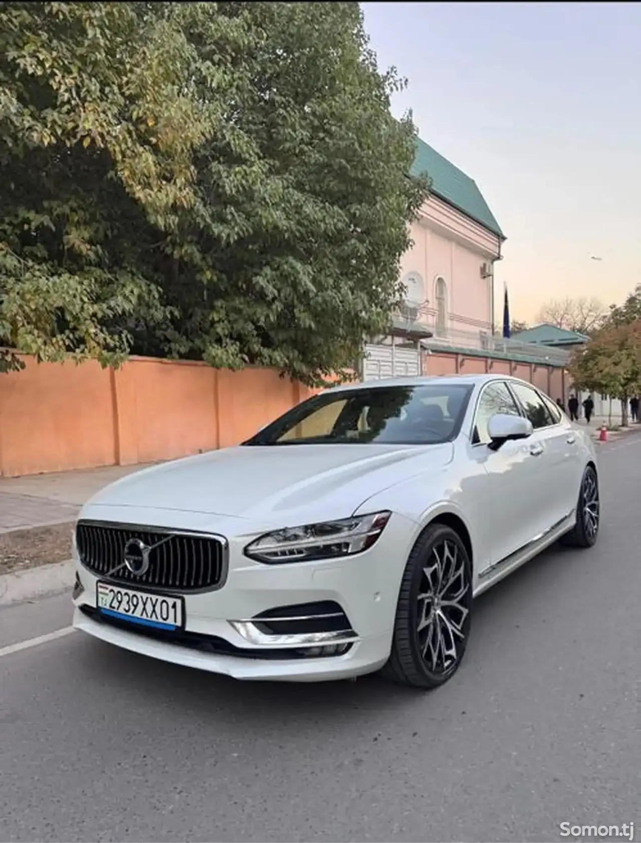 Volvo S90 2017 · 2.0 AT