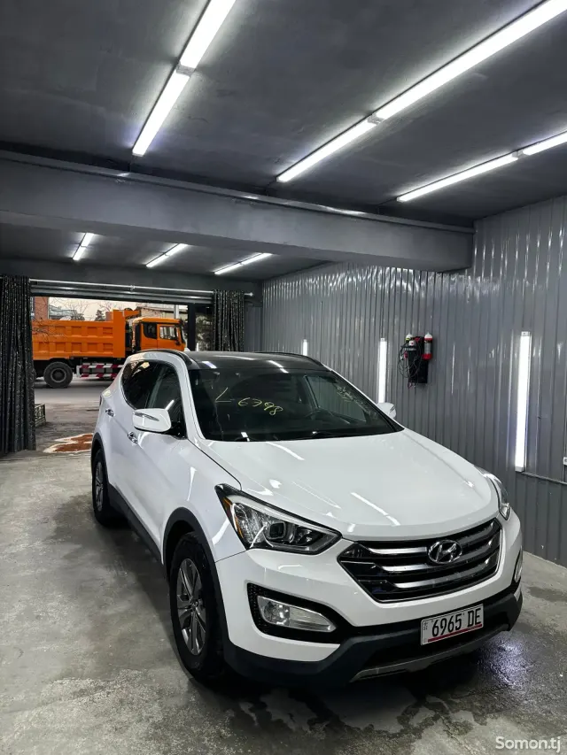 Hyundai Santa Fe 2016 · 2.4 AT