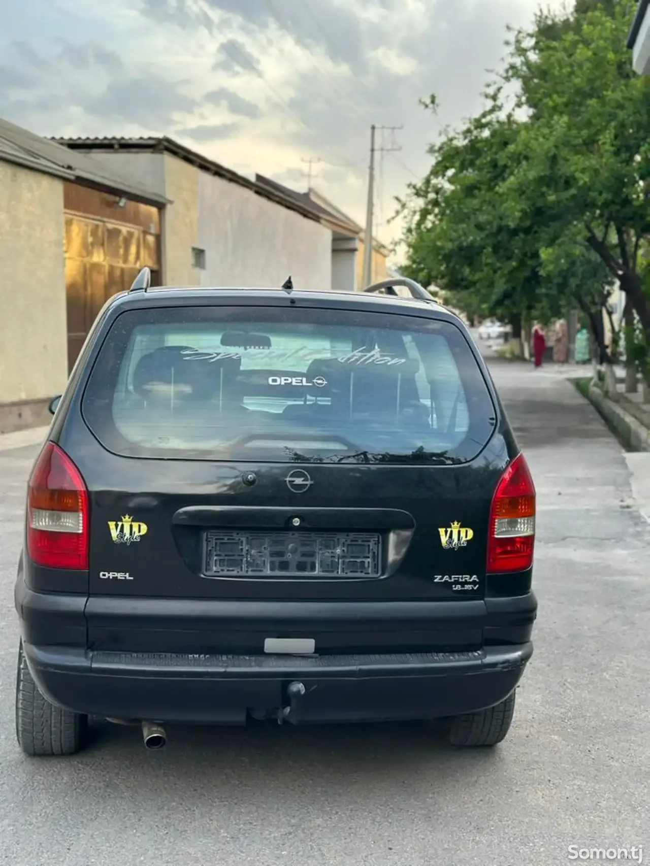 Opel Zafira 1999 · 1.6 MT