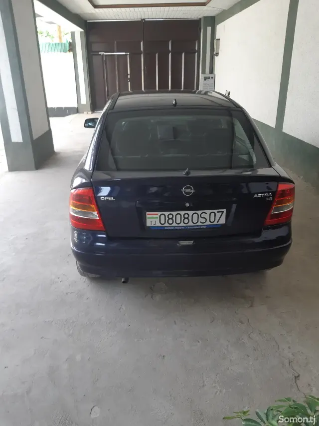 Opel Astra G 1999 · 1.6 MT