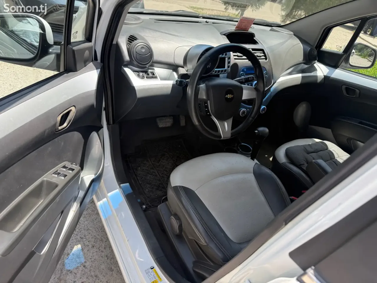Chevrolet Spark 2012 · 1.1 AT
