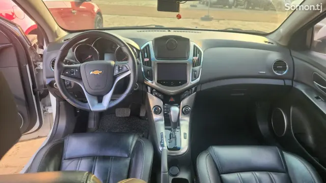 Chevrolet Cruze 2014 · 1.4 AT