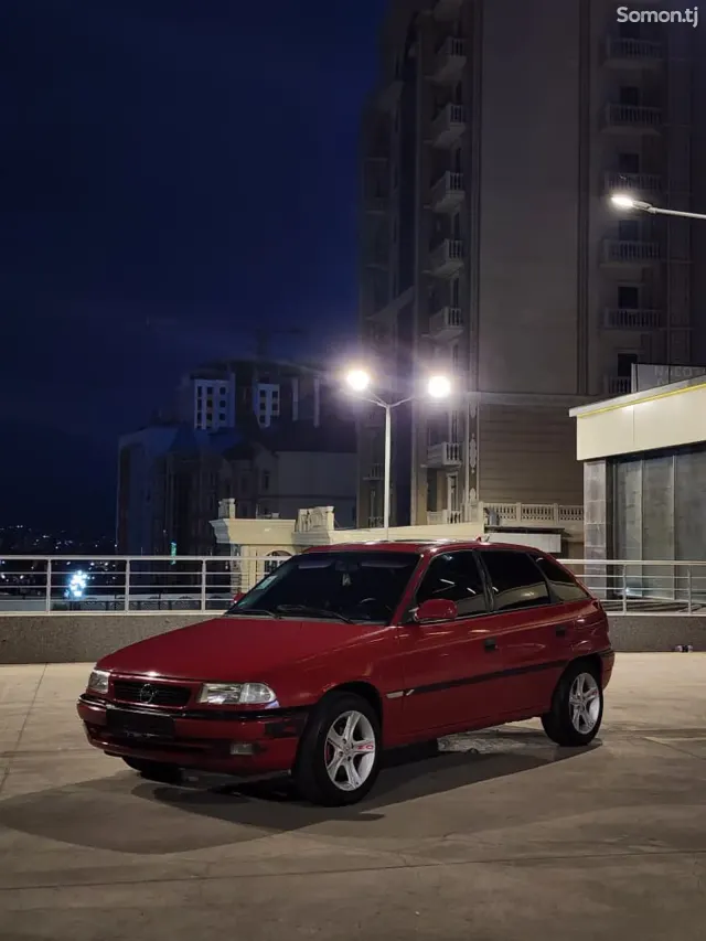 Opel Astra F 1997 · 1.6 MT