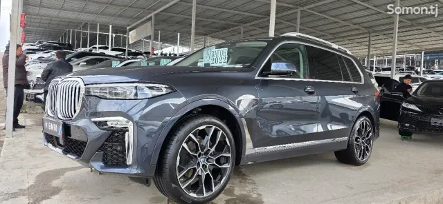 BMW X7 2022 · 4.0 AT