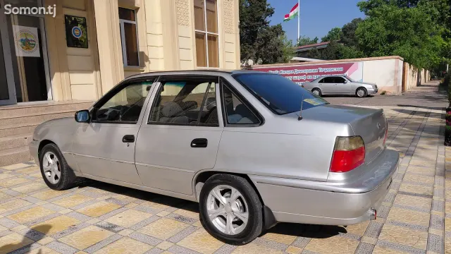 Daewoo Nexia 1995 · 1.6 MT