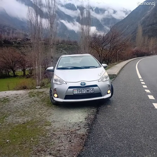 Toyota Aqua 2014 · 1.5 AT